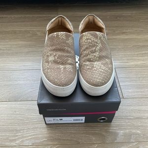Vince Camilo Kalynn Slip On